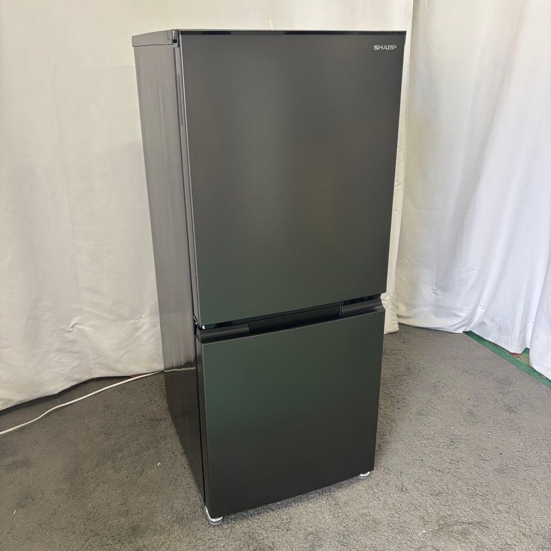 1❤️　冷蔵庫　SHARP　一人暮らし　小型　綺麗　黒　中古　安い　設置無料