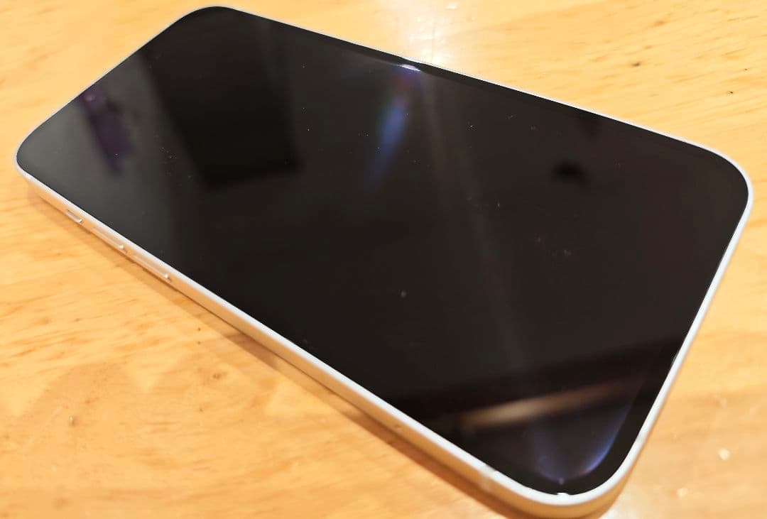 美品　Apple iPhone 13 ホワイト 本体