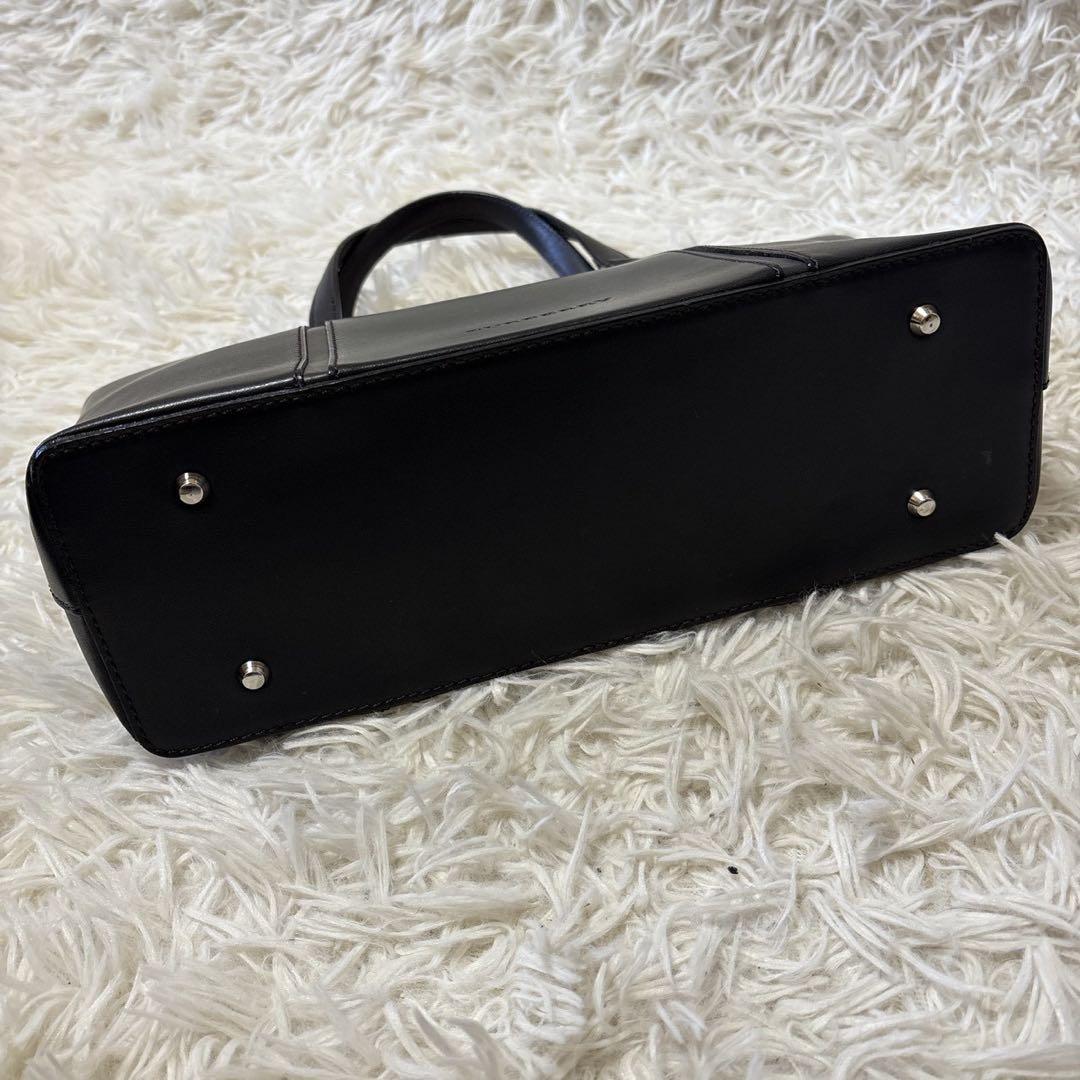 美品　BURBERRY バーバリー ハンドバッグ 横長 ノバチェック 本革 黒