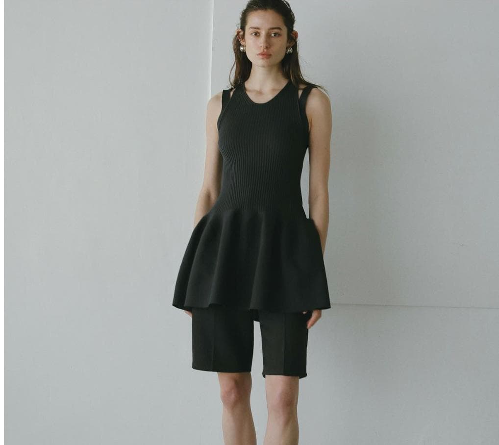 ETRE TOKYO エトレトウキョウ　ペプラムヘムニットタンクトップ