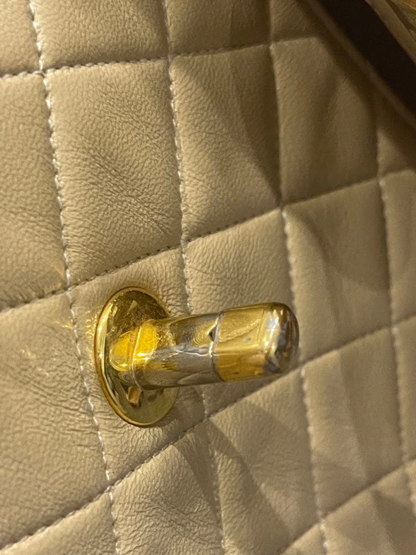 CHANEL ベージュ マトラッセキルティング バッグ