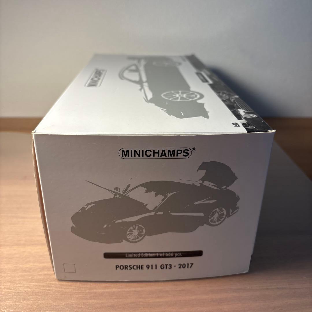 ミニチャンプス　ポルシェ911 991 GT3 1/18 ミニカー　グレー