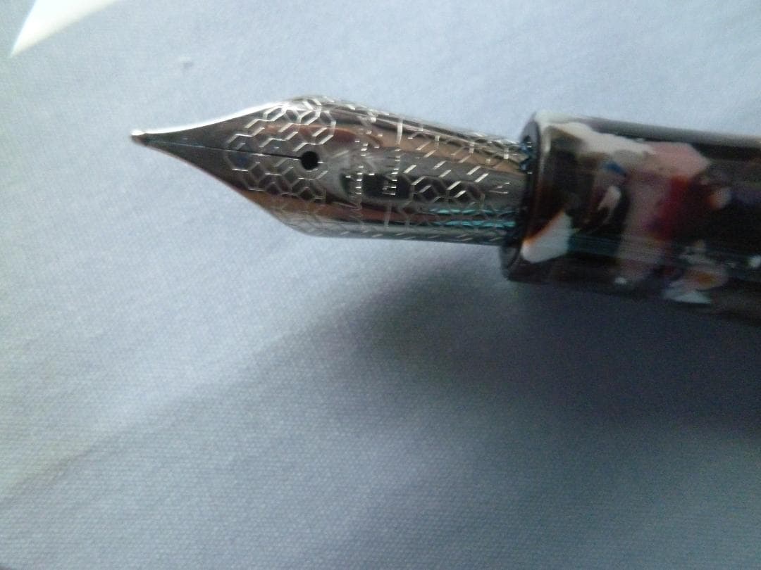 モンテグラッパ　エルモ アンビエンテ カレイド 万年筆