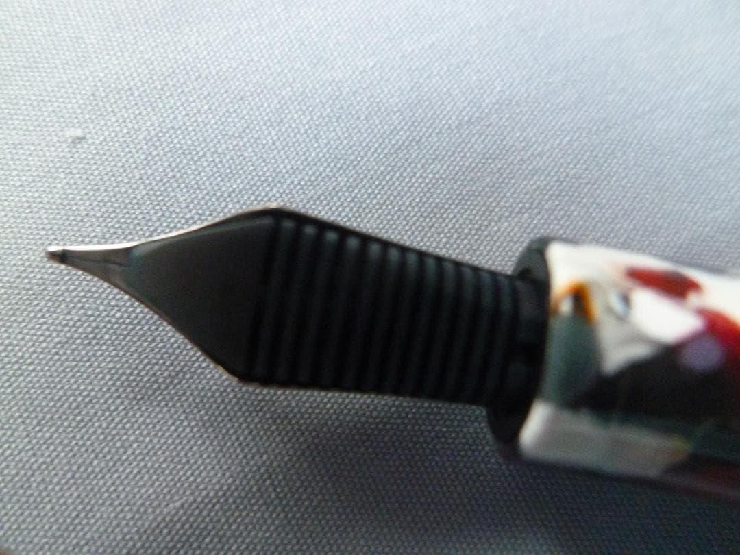 モンテグラッパ　エルモ アンビエンテ カレイド 万年筆