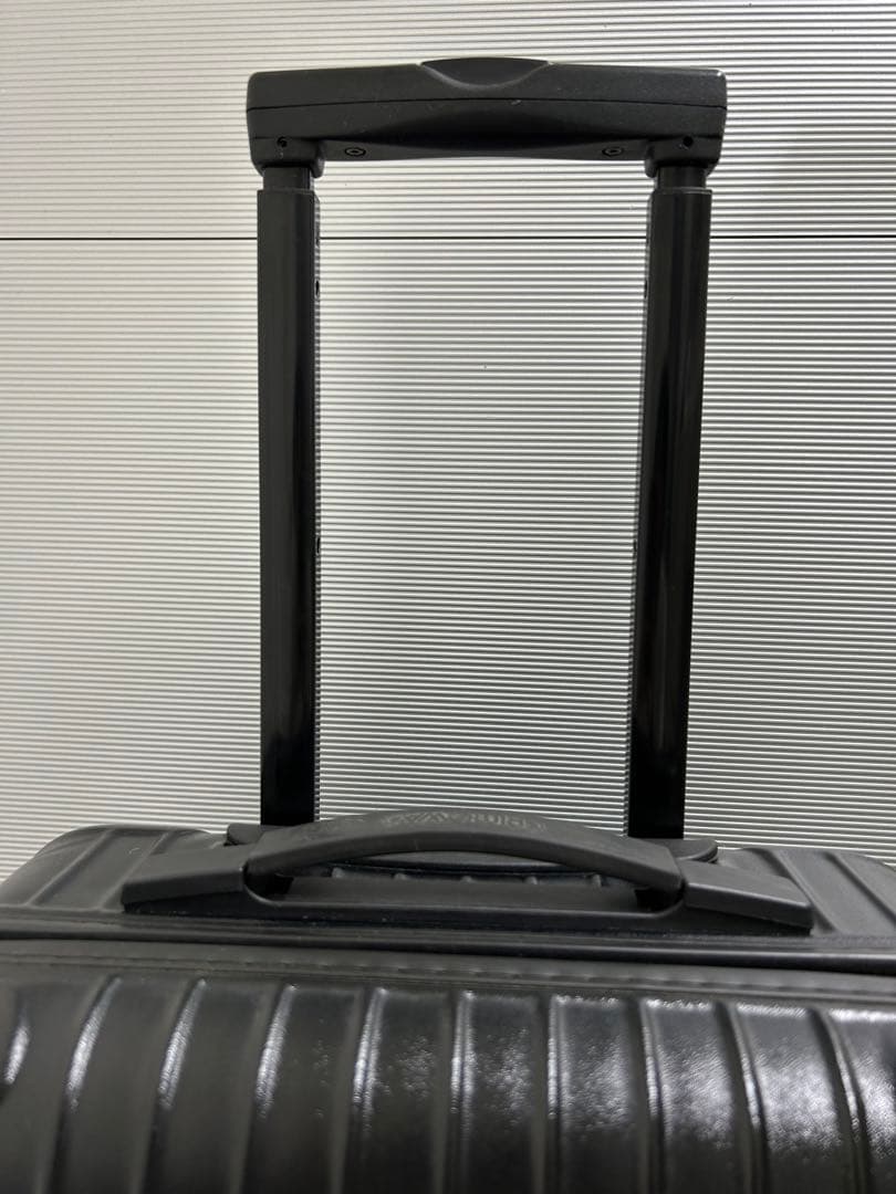 リモワ サルサ 35L 機内持ち込み 2輪 TSAロック マットブラック