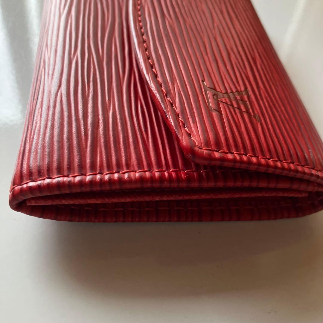 Louis Vuitton エピレザー 二つ折り財布 レッド