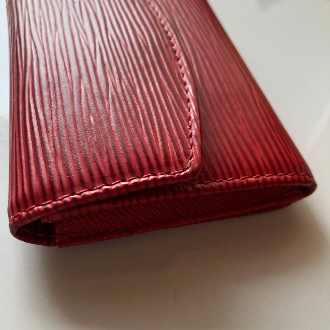 Louis Vuitton エピレザー 二つ折り財布 レッド