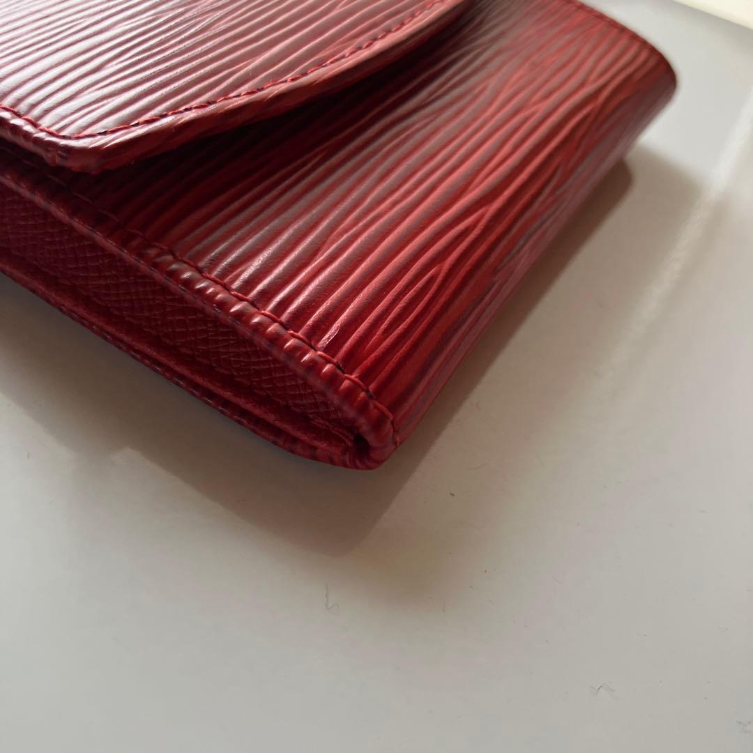 Louis Vuitton エピレザー 二つ折り財布 レッド