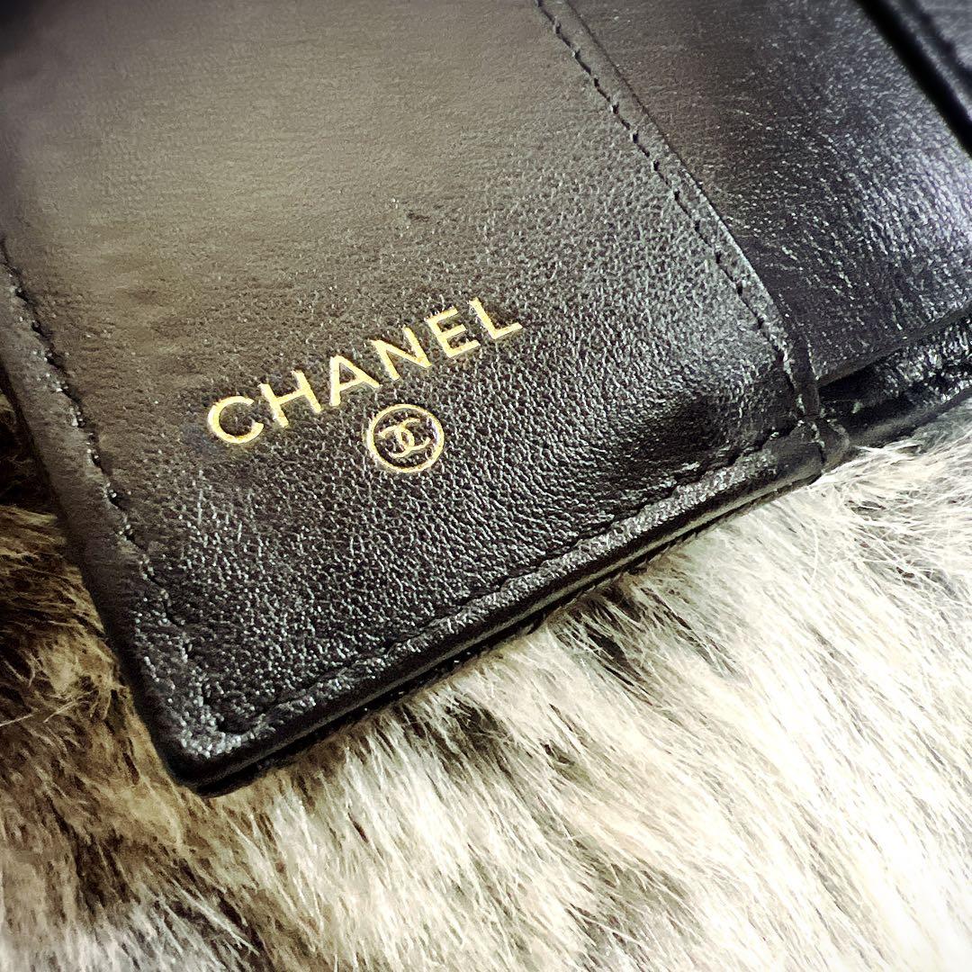 洋梨ちゃん✩美品⋆꙳CHANELキャビアスキン三つ折り財布