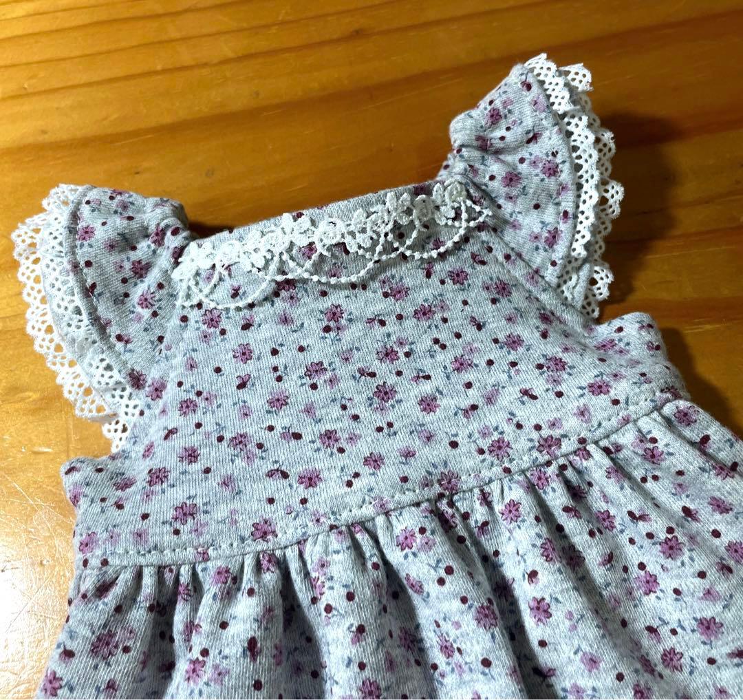 ハンドメイド犬服　小花柄ニットのヒラヒラお袖キャミワンピ　お袖2段レース付