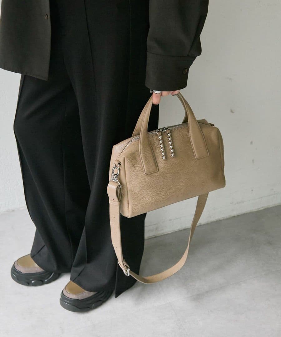 イアパピヨネ　スタッズボストンバッグ