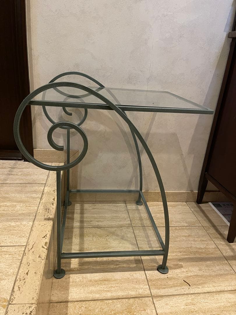 フランス製　アンティークグリーンのアイアンとガラスのサイドテーブル