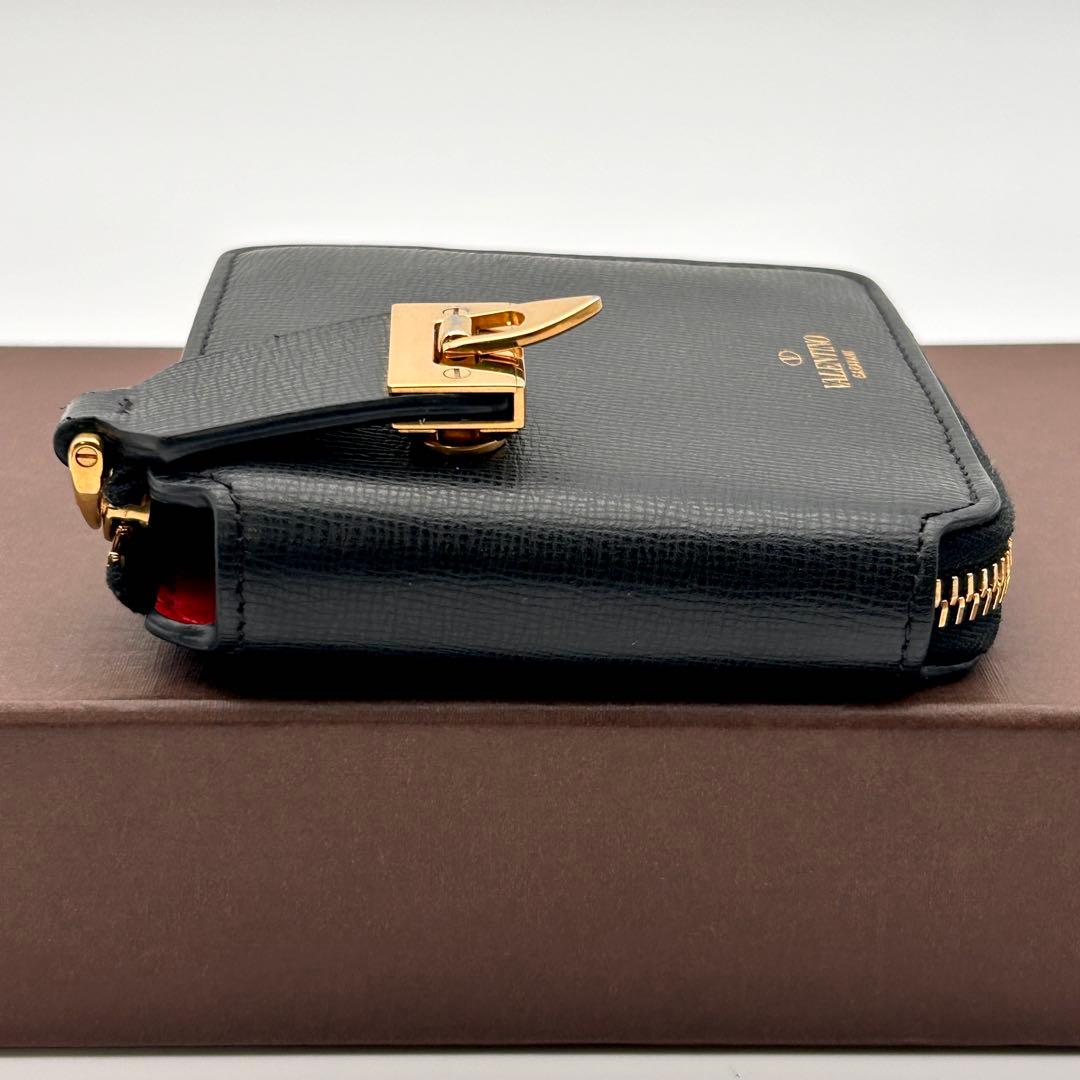 ✨極美品✨ VALENTINO ヴァレンティノ 二つ折り財布 高級 希少性大✨