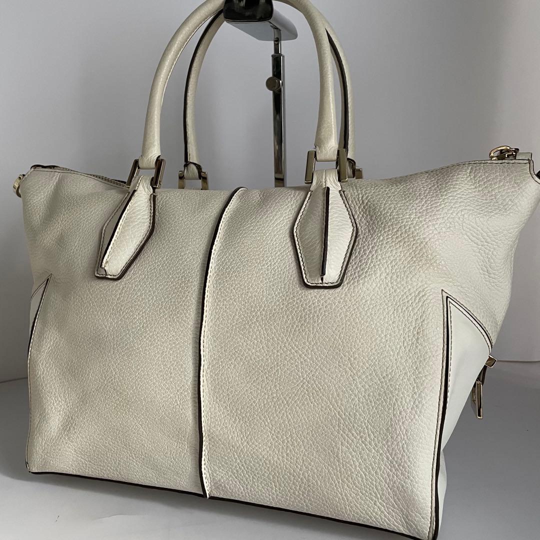 ✨未使用級✨　TOD’s dキューブ　バッグ　ショルダー　　レザー