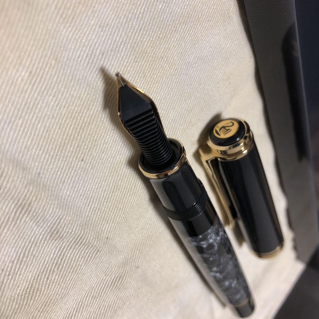 ペリカン ウォールストリート リミテッドエディション 万年筆とボールペン