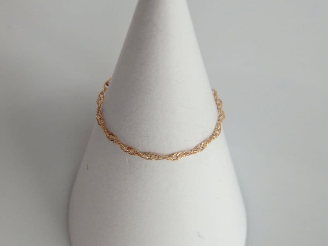 ハナ　k18リング　チェーンリング　スクリューチェーン　約1㎜幅