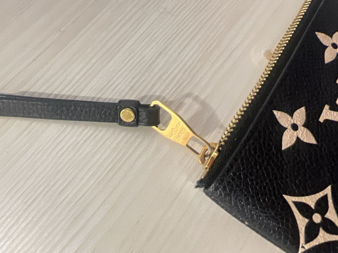 LOUIS VUITTON ポシェットクレ