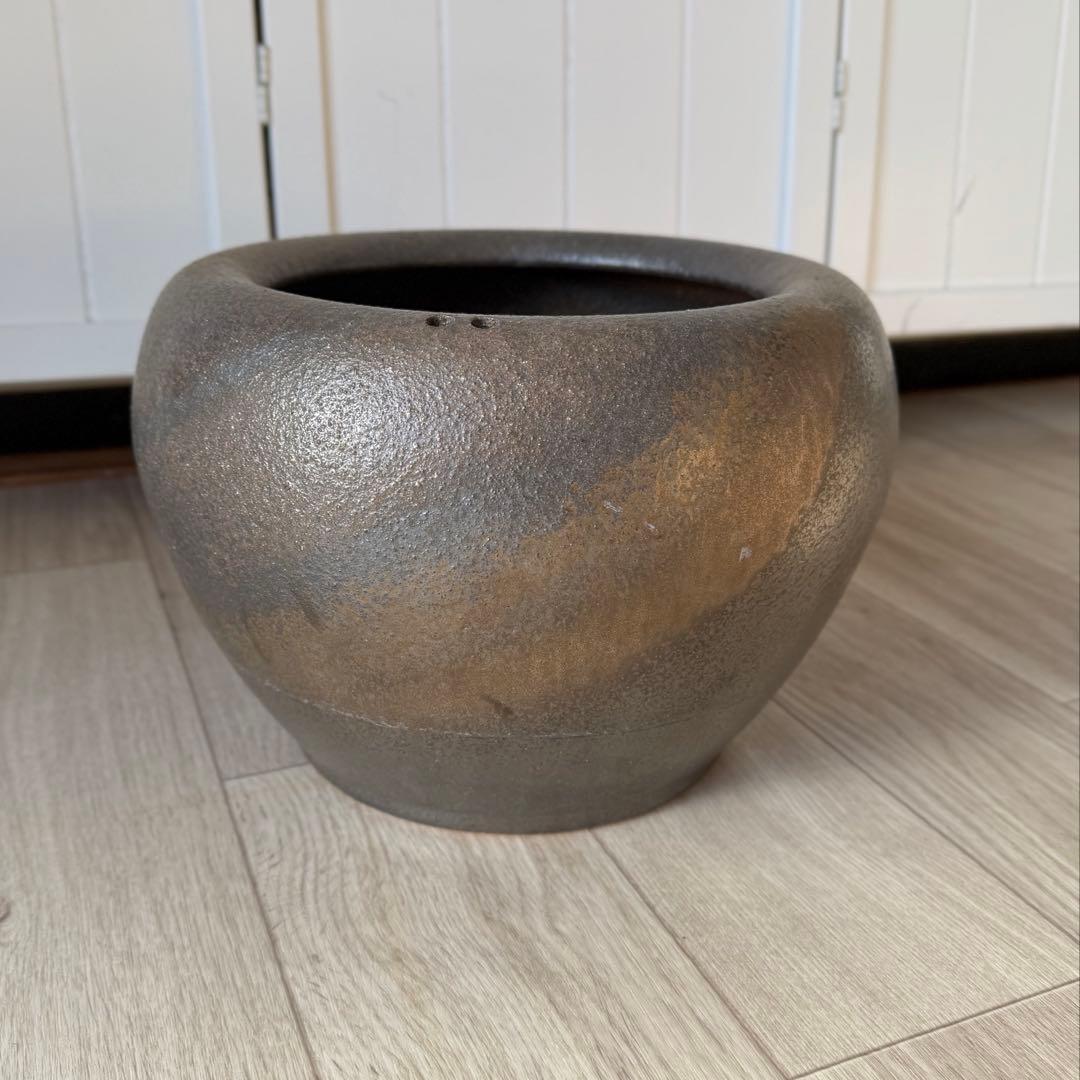 【美品】灰・火箸付き 信楽焼 10号砂釉金彩火鉢