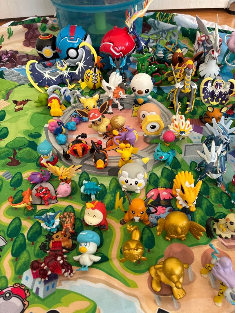 ポケモンモンコレバケツフィギュアセットとお片付けマット