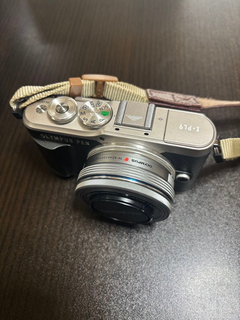 OLYMPUS PEN E-PL9 ミラーレス一眼