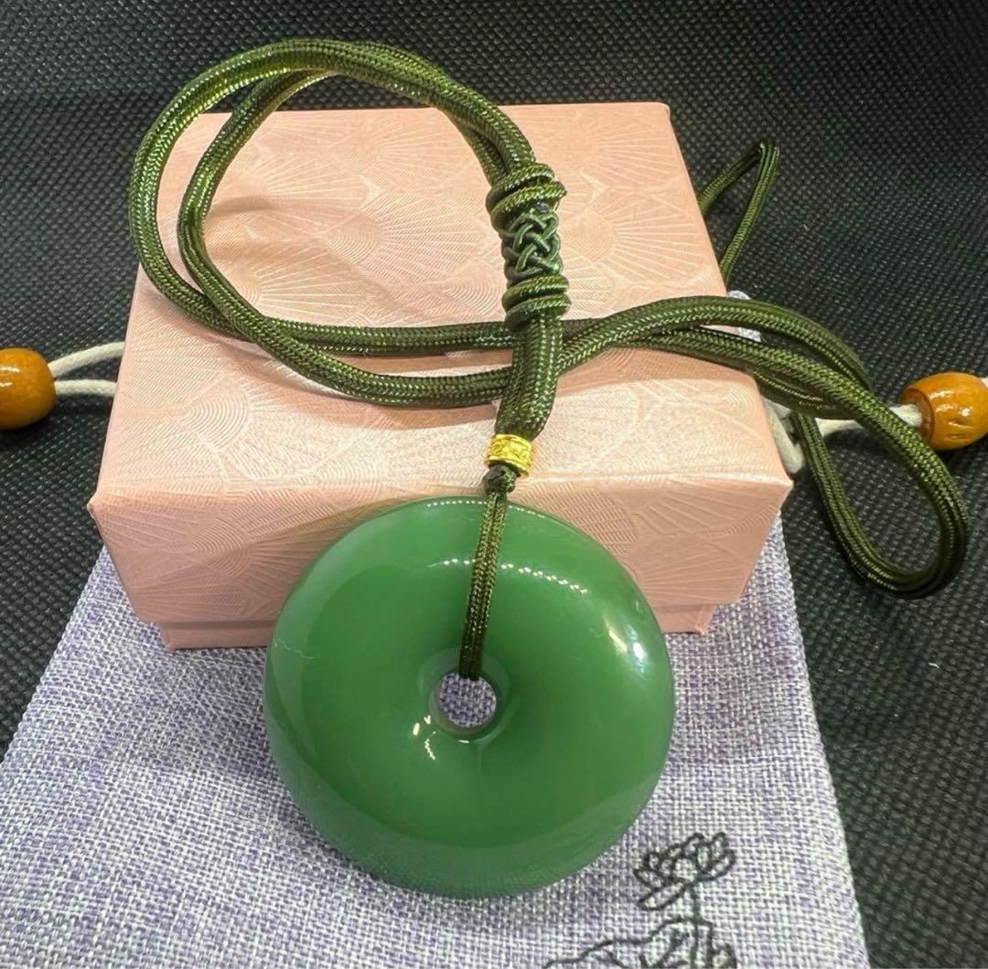 天然和田玉碧玉翡翠アップルグリーン平安ボタンのネックレスAB1063