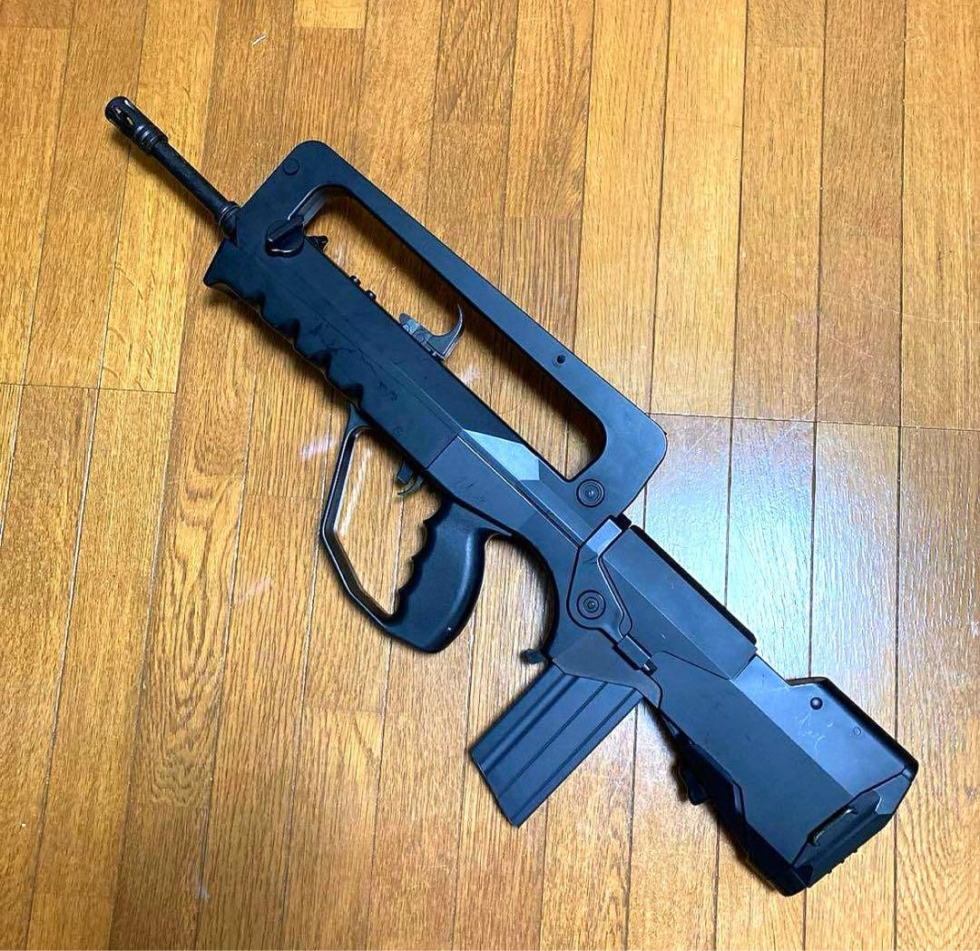 ファマスSV 東京マルイ　電動ガン