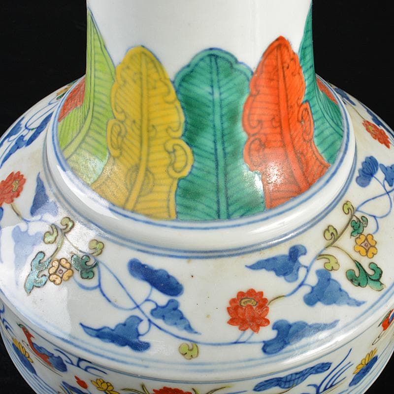 中国　大明成化年製　五彩　蓮池水鳥文瓶　V　R7087B