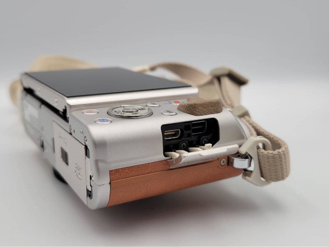 OLYMPUS PEN E-PL8 ミラーレス一眼 デジタルカメラ ブラウン