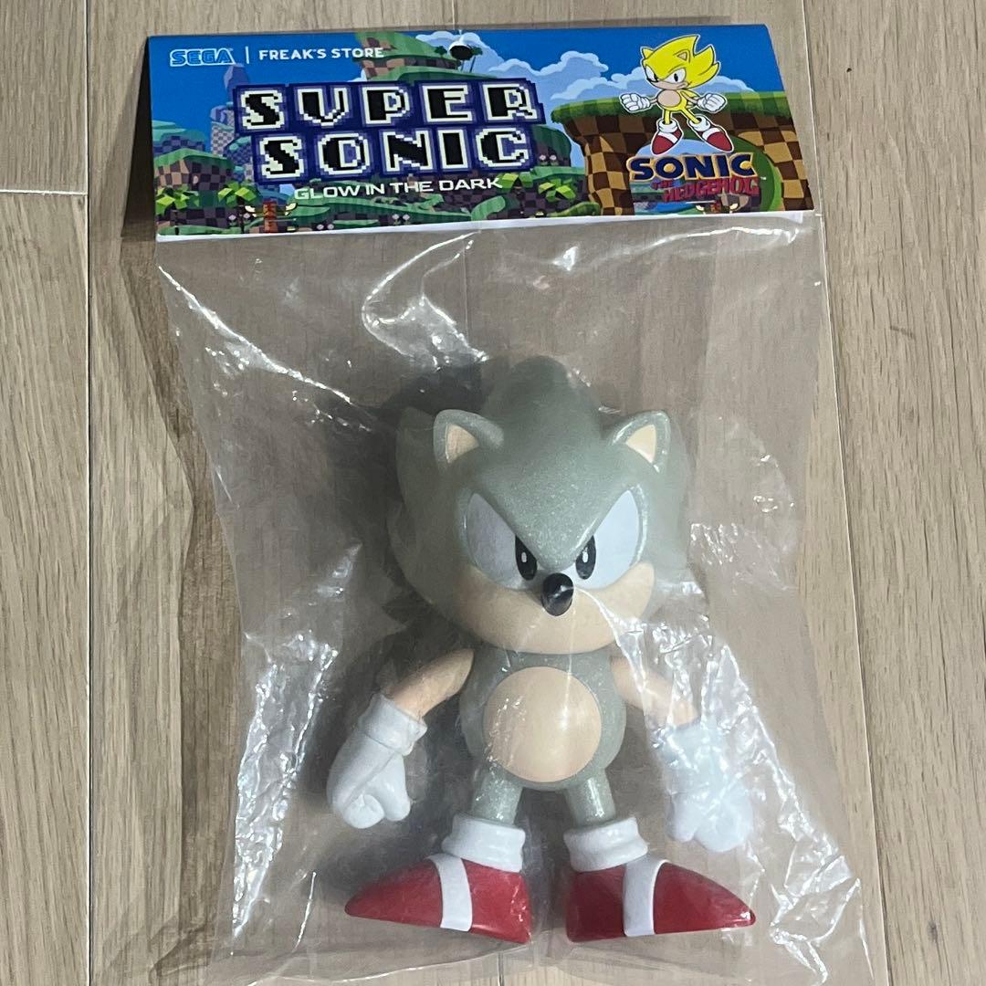 FREAK'S STORE 別注 SOFVIPS スーパーソニック　蓄光 ソフビ