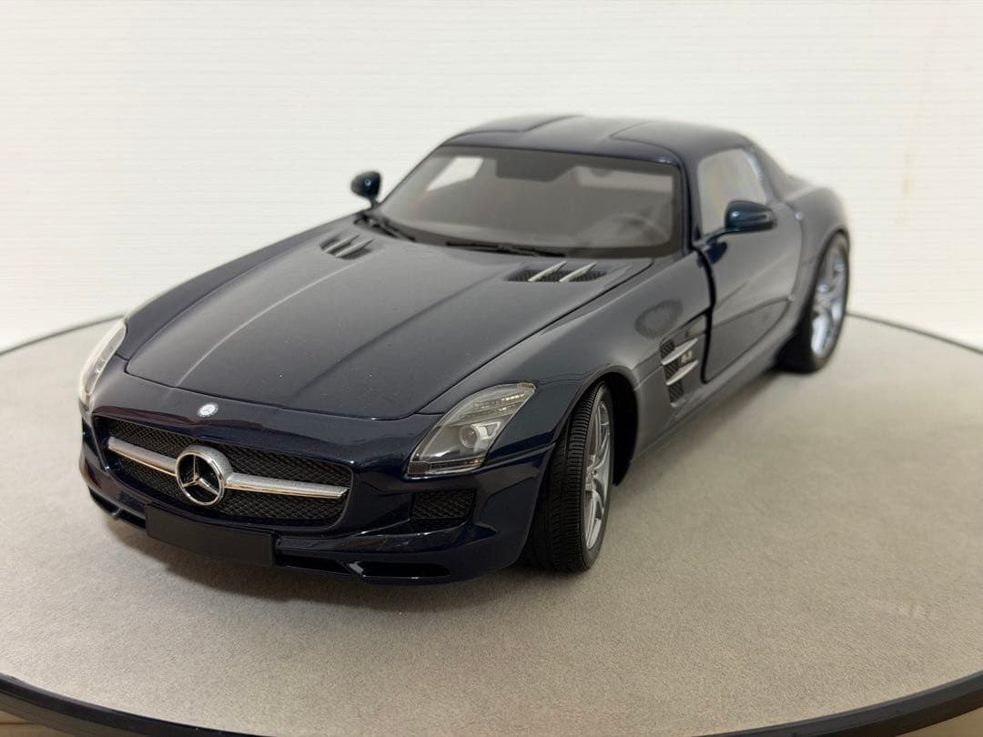 ミニカー Minichamps 1/18 Mercedes Benz SLS AMG