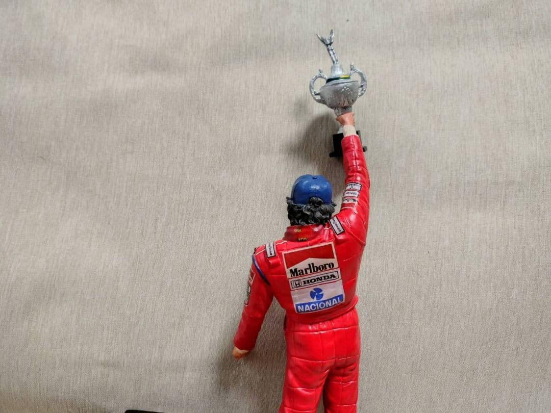 フィギュア トロフィ