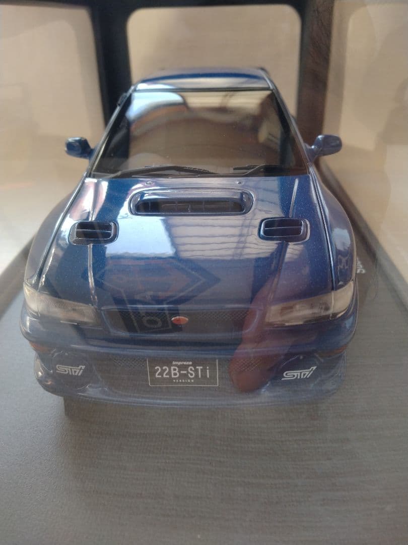 オートアート　1/18　スバル インプレッサ 22B STi バージョン