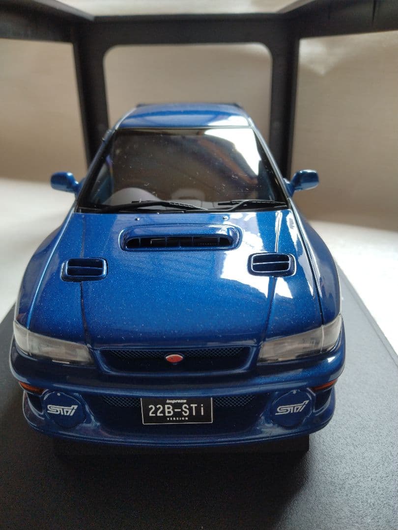オートアート　1/18　スバル インプレッサ 22B STi バージョン