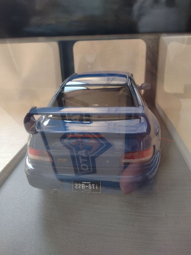 オートアート　1/18　スバル インプレッサ 22B STi バージョン