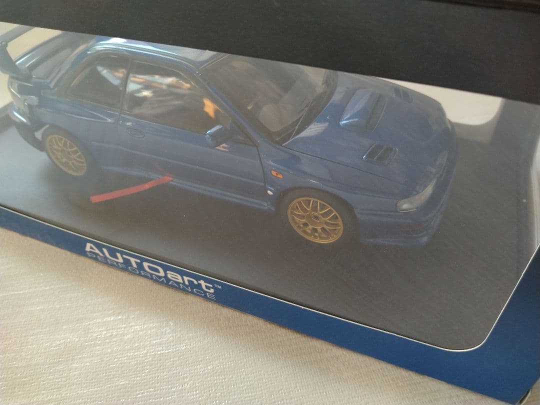 オートアート　1/18　スバル インプレッサ 22B STi バージョン