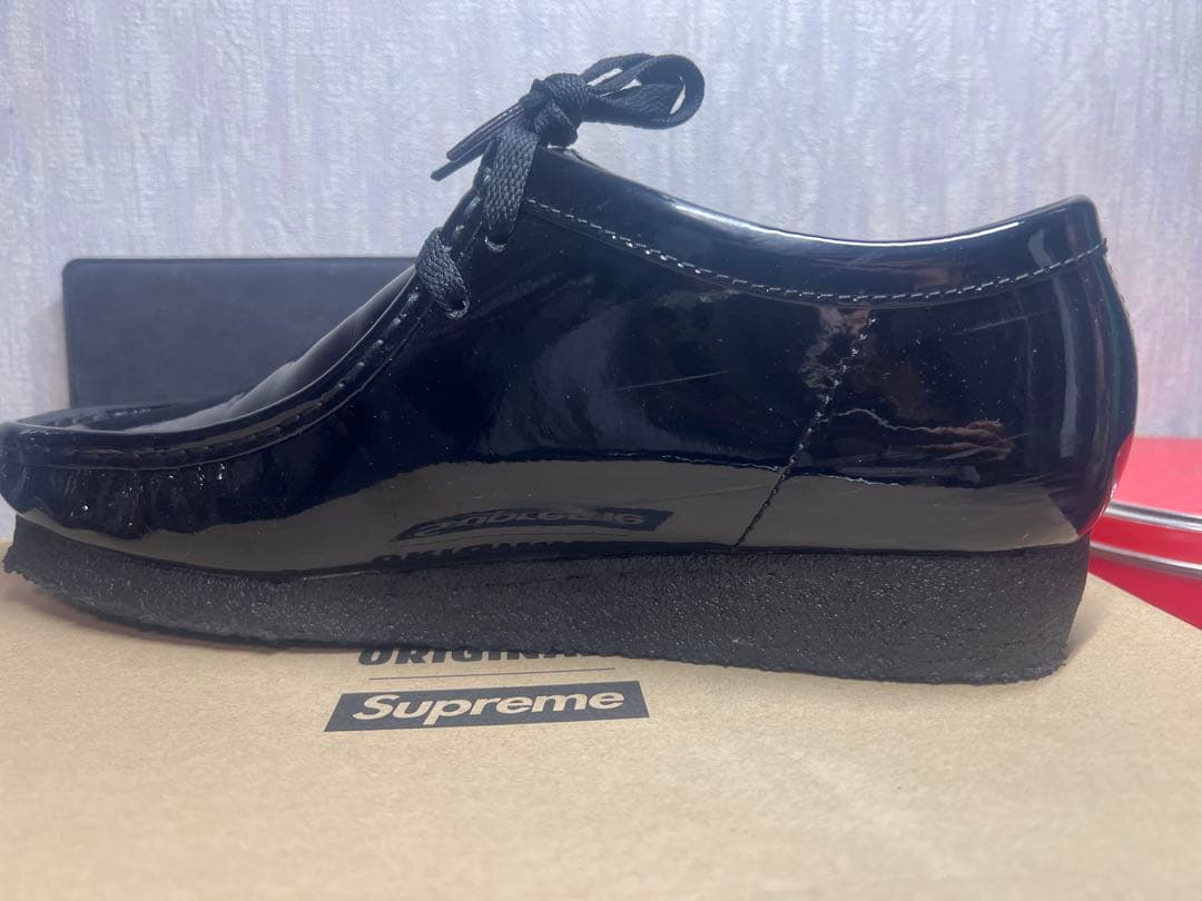 Supreme × Clarks Patent Leather Wallabee