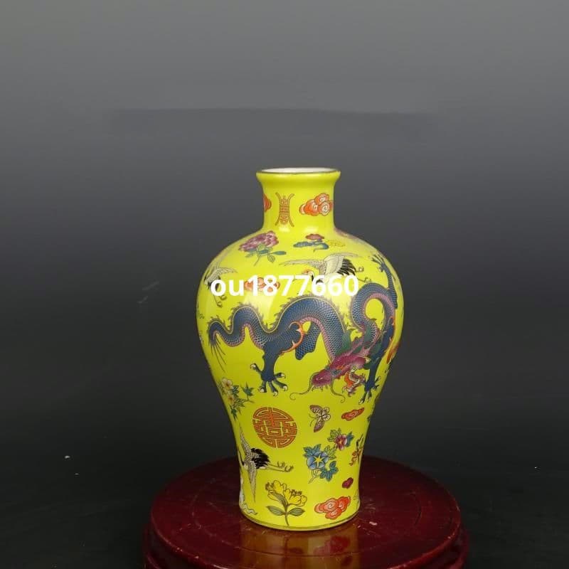 清雍正黄地粉彩龍鳳紋梅瓶 景徳鎮 陶磁器 装飾品 現代工芸品 美術品 置物