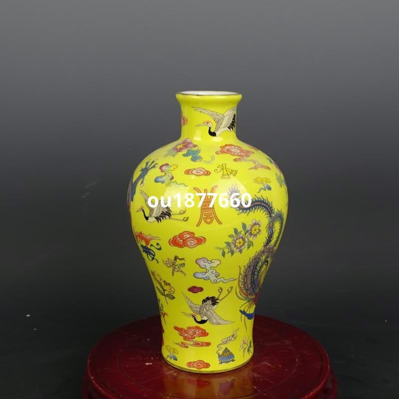 清雍正黄地粉彩龍鳳紋梅瓶 景徳鎮 陶磁器 装飾品 現代工芸品 美術品 置物