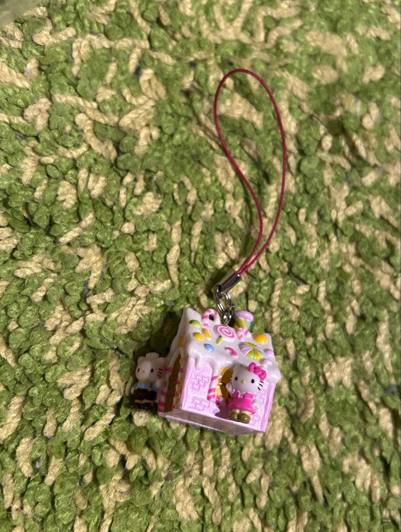 ハローキティ お菓子の家　ストラップ　 ダイワハウス