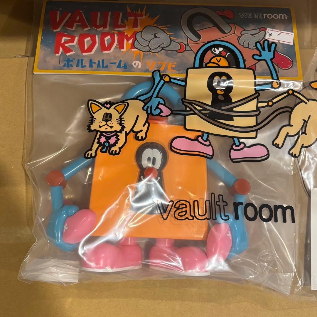 モ*ん様 VAULTROOM SOFT VINYL FIGURE