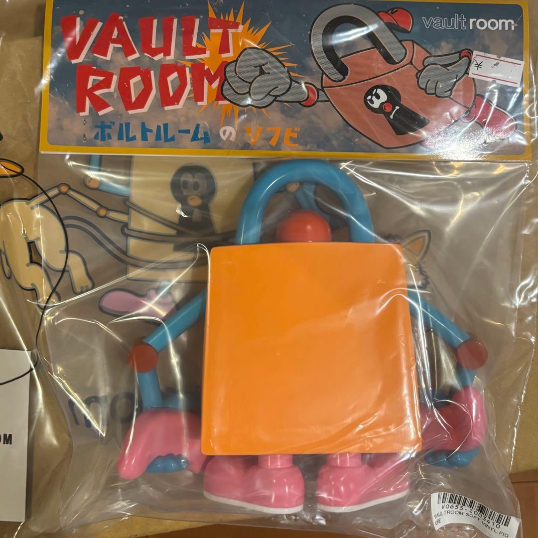 モ*ん様 VAULTROOM SOFT VINYL FIGURE