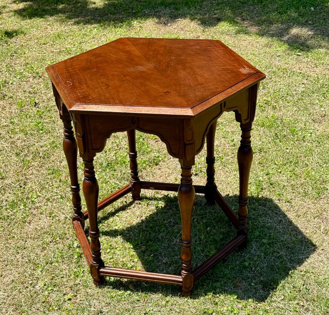 英国アンティーク　ヘキサゴンテーブル　イギリス製　幅62㎝ 高さ60㎝