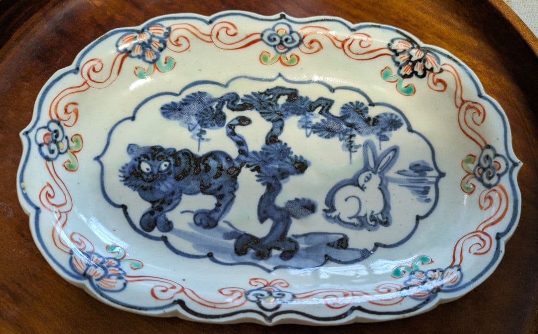 松浦コータロー　虎とウサギの絵柄 陶器皿