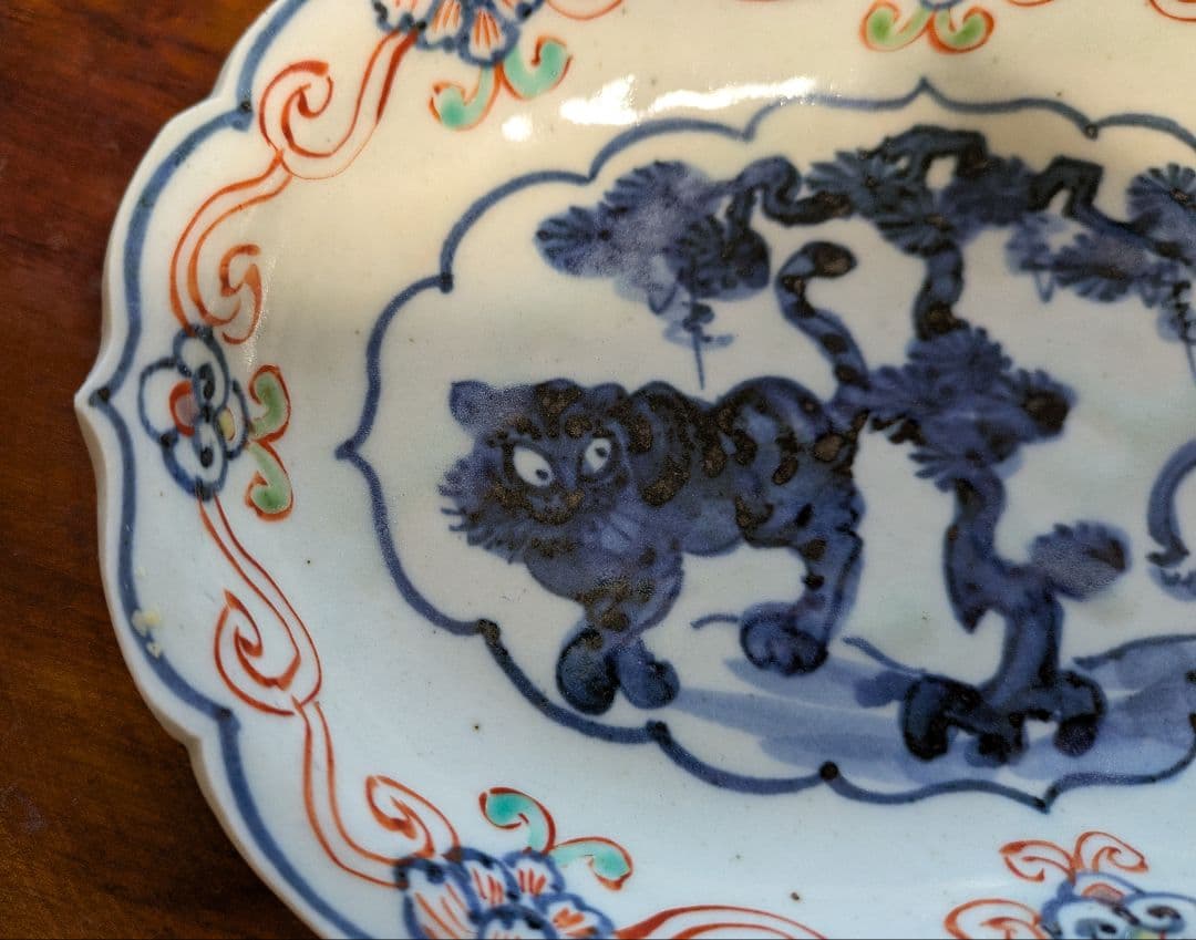 松浦コータロー　虎とウサギの絵柄 陶器皿