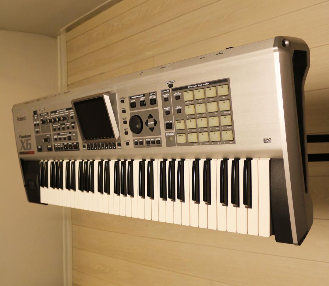 Roland ローランド　FANTOM-X6 シンセサイザー