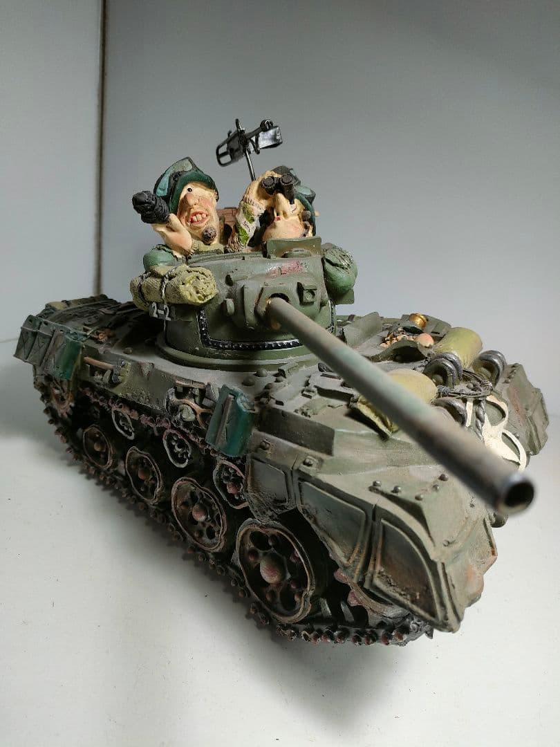 戦車　陶器　デフォルメ