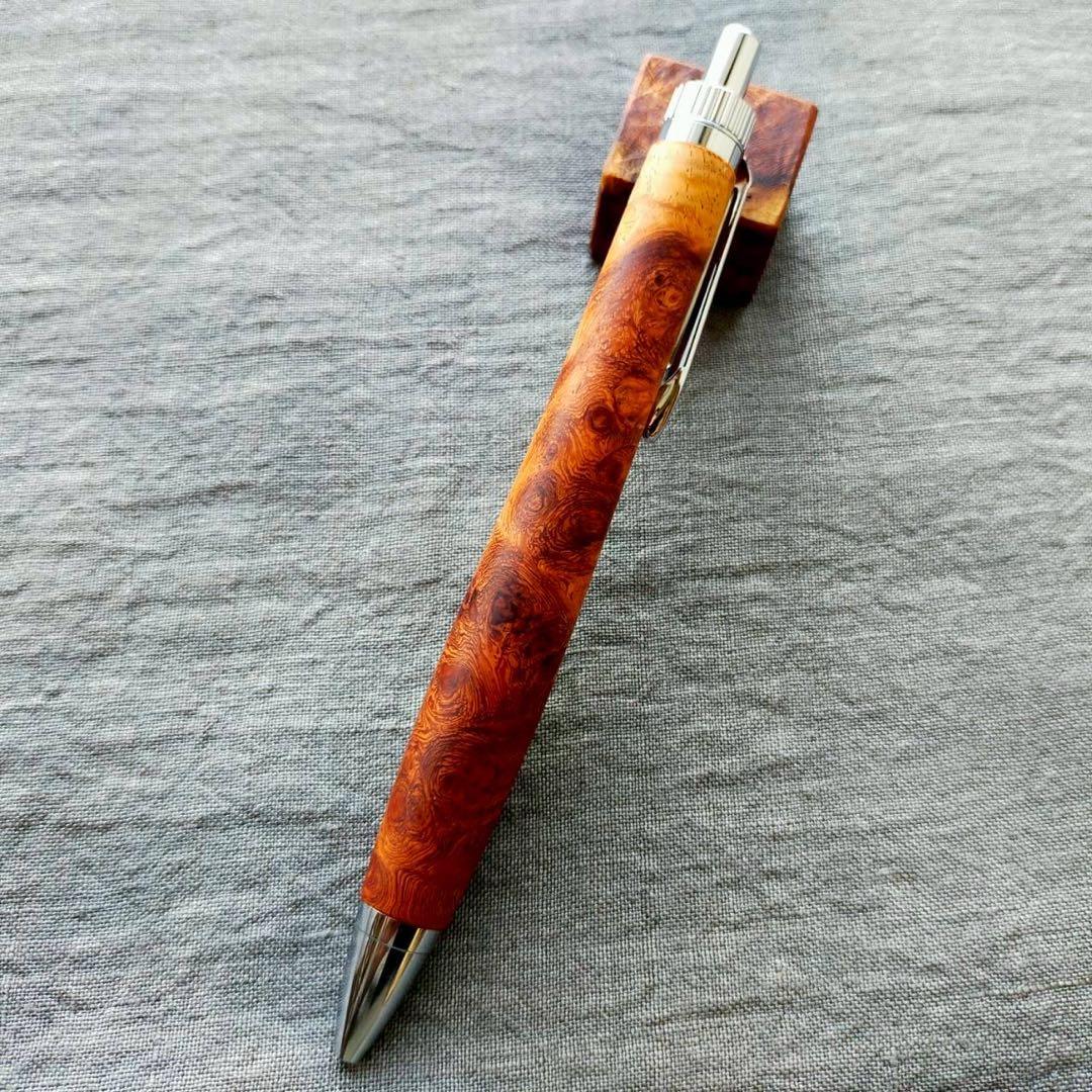 本花梨瘤紅白　濃淡　ハンドメイド　木軸ボールペン　G2　天然木　シルバー