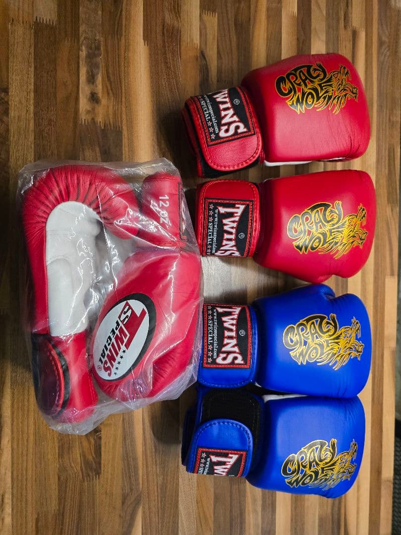 ま*ん様 TWINS Crazy Wolf ボクシンググローブ 12oz 3個セ