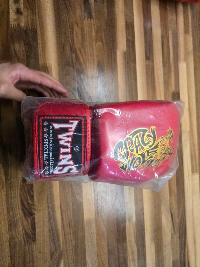 ま*ん様 TWINS Crazy Wolf ボクシンググローブ 12oz 3個セ