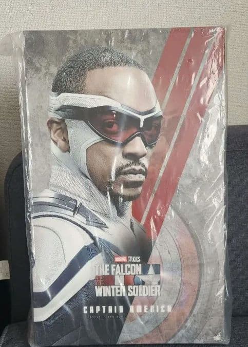 週末限定特価 ホットトイズ キャプテンアメリカ ファルコン＆ウィンターソルジャー